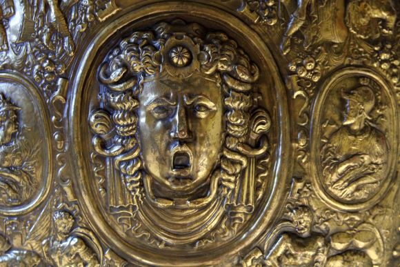 Невероятное панно РЫЦАРСКИЙ ЩИТ. Ручная работа