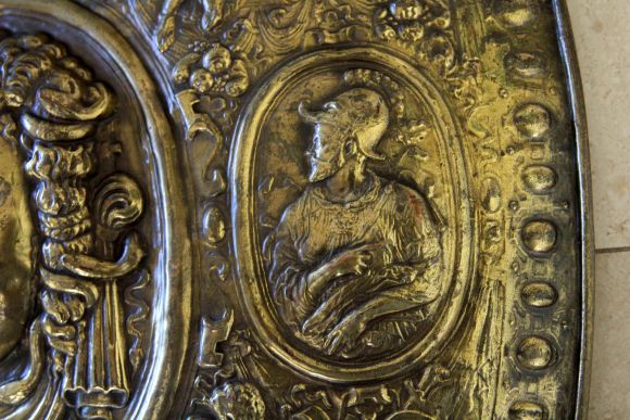 Невероятное панно РЫЦАРСКИЙ ЩИТ. Ручная работа