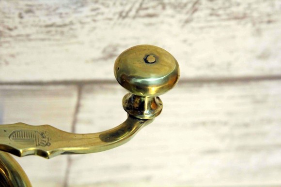 КОФЕМАНАМ! Прекрасная большая винажная кофемолка