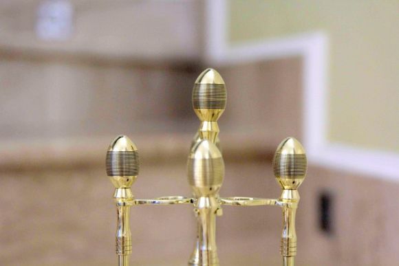 Интересный антикварный каминный набор из полированной латуни