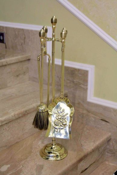 Интересный антикварный каминный набор из полированной латуни