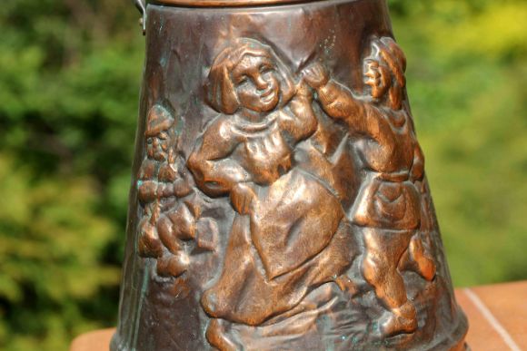 Медный зольник с оркастическим сюжетом. Голландия