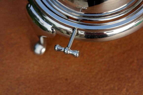 Красивая антикварная икорница.Европа.Начало 20 века