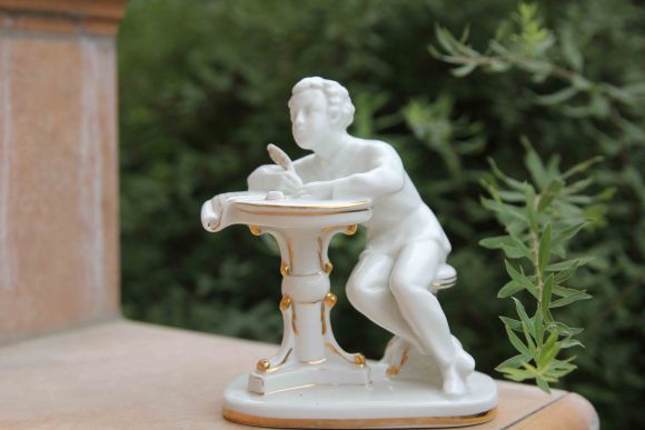 Юный Пушкин учится. Фарфор. ЛФЗ