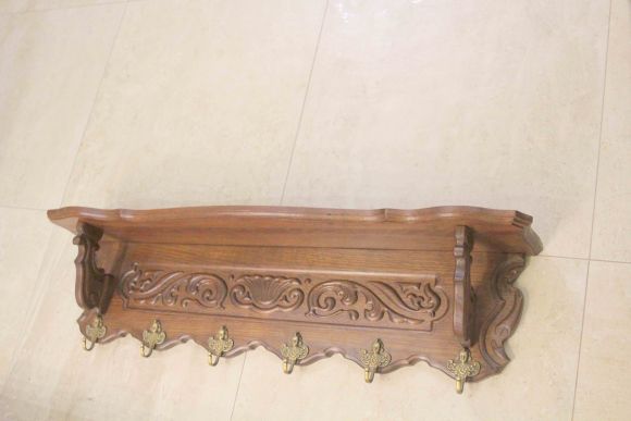 Старинная резная дубовая полка-вешалка