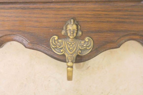 Старинная резная дубовая полка-вешалка