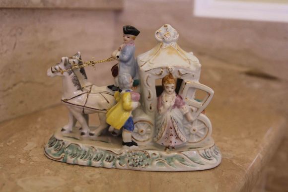 Старинная фаянсовая фигурка .Европа. Начало 20 века