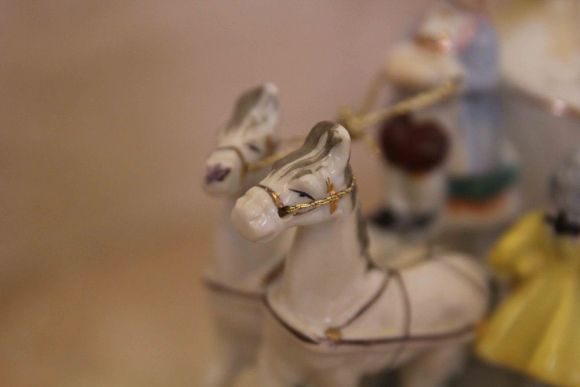 Старинная фаянсовая фигурка .Европа. Начало 20 века