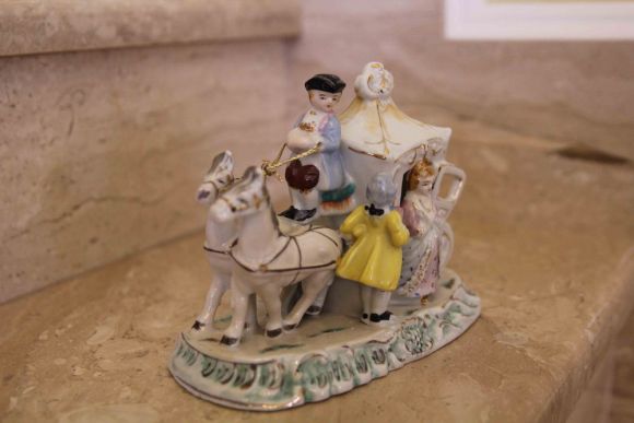 Старинная фаянсовая фигурка .Европа. Начало 20 века