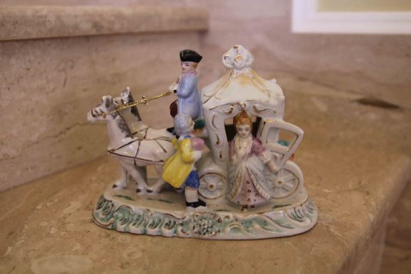 Старинная фаянсовая фигурка .Европа. Начало 20 века