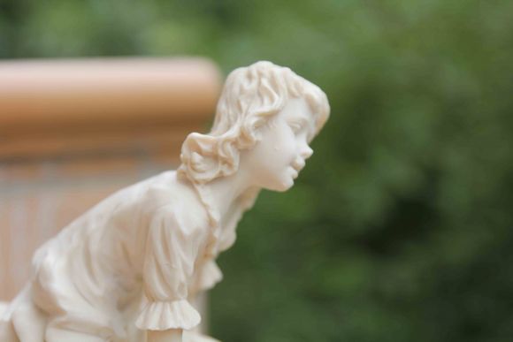 Статуэтка детской тематики - КАЧЕЛИ