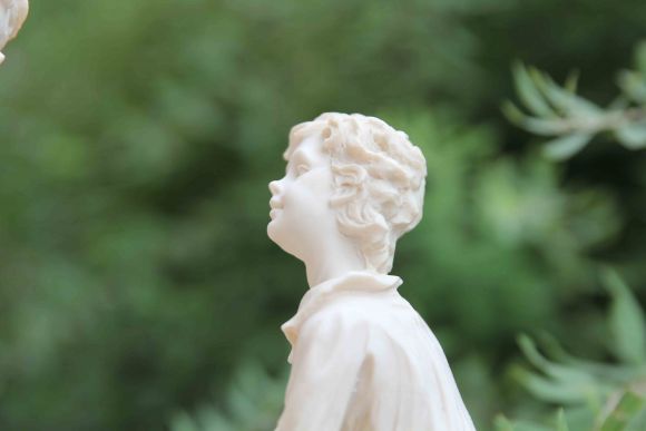 Статуэтка детской тематики - КАЧЕЛИ