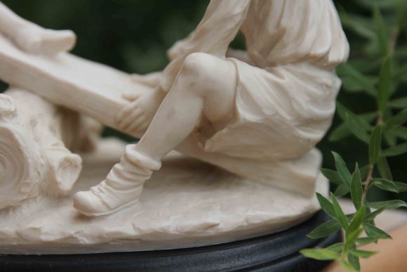 Статуэтка детской тематики - КАЧЕЛИ