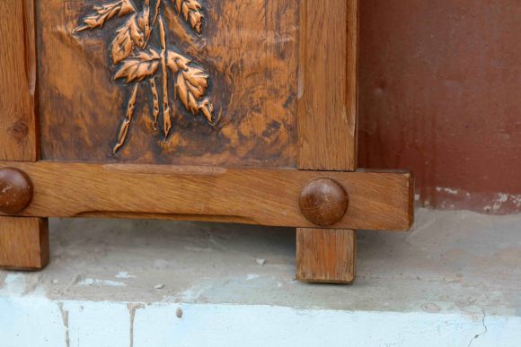 Винтажное, медное панно с розами, в деревянной раме. Европа. 20 век.