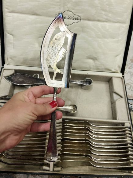 Старинный английский набор для сервировки рыбных блюд. На 12 персон.