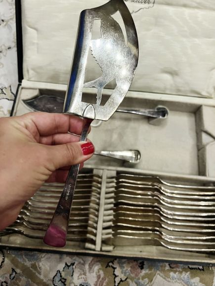 Старинный английский набор для сервировки рыбных блюд. На 12 персон.