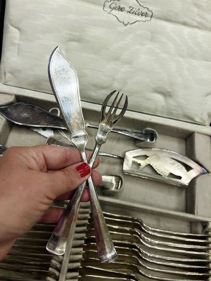 Старинный английский набор для сервировки рыбных блюд. На 12 персон.